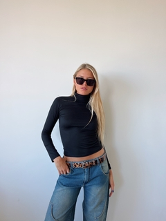 Polera basica negra hotsell