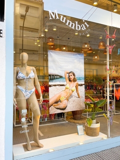 Maniquies cuerpo entero para Mumbai bikinis en internet