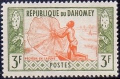 23275 .... DAHOMEY - PESCADOR COM SUA TARRAFA - 3 F. - MINT - comprar online