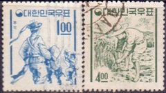 23286 COREIA DO SUL - DANÇA POPULAR e AGRICULTOR - 1 962 - USADOS