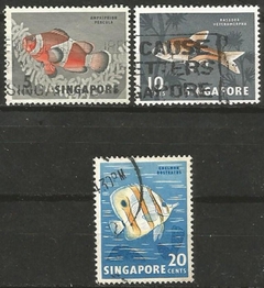 7992 SINGAPURA - LOTE COM 3 SELOS PEIXE