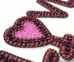Aplique bordado termocolante com pedrarias Love Pink - comprar online