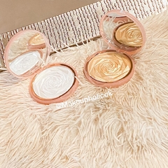 HUDA BEAUTY STORY HIGHLIGHTER