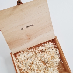Caja madera y cuero grabada en internet