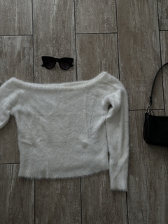 sweter peludito blanco importado