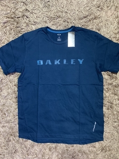 Camiseta Oakley Skull Bark Preta Preto