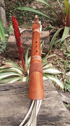 Flauta Naf afinada em Re madeira mogno na internet