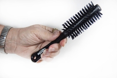 Escova P&B - #2144 da Escovas Fidalga - Ideal para alisar cabelos médios e grossos de comprimento curto.