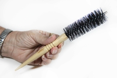 Escova Modeladora G #2223 - Crie cachos deslumbrantes em cabelos médios com a confiança da Escovas Fidalga.
