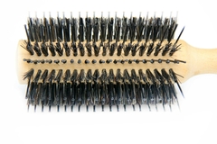 Escova Clássica #2508 - A aliada perfeita para alisar cabelos finos, médios e grossos, com a qualidade Escovas Fidalga.