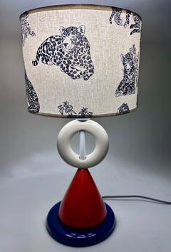 Lámpara de mesa con pantalla Yaguareté en internet