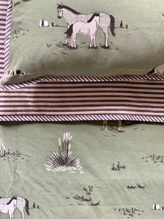 Cubrecama Caballo Criollo reversible - marlo - Pijamas con estampas de Animales Argentinos