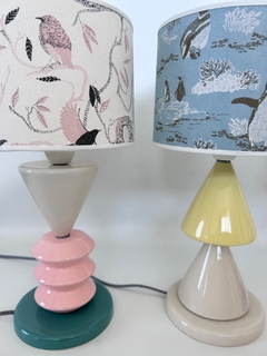 Lámpara de mesa con pantalla Hornero en internet