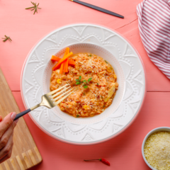 Risoto cremoso de frango, integral, com legumes