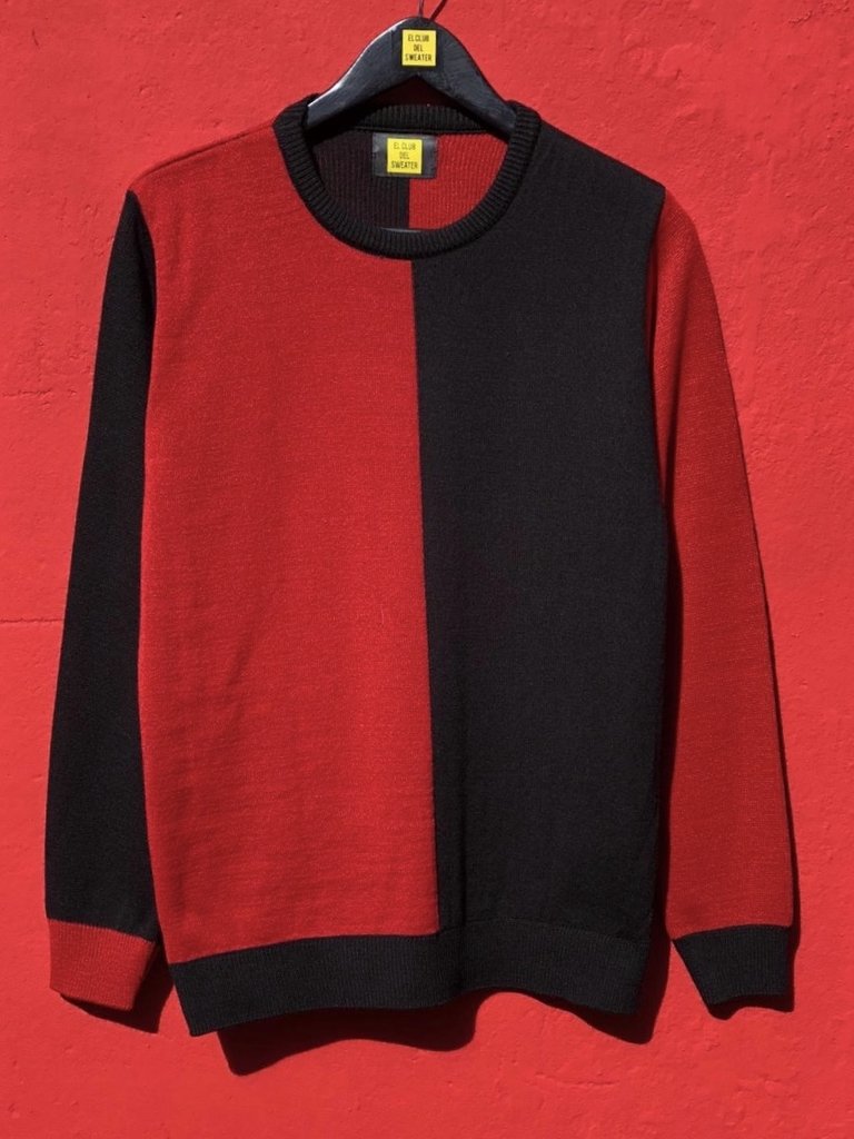 Sueter negro con rojo hotsell