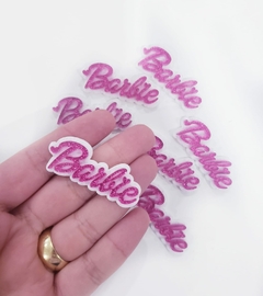 Aplique Nome Barbie Pink Glitter base Branca Glitter Arcrílico (un)