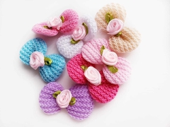 Laço Crochê com Flor rococó 4,5 cm Cores Sortidas (10un)
