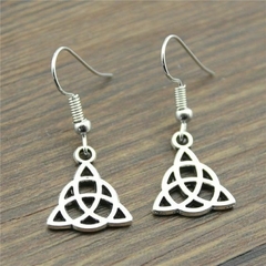 Brinco Triquetra Celta Wicca - comprar online