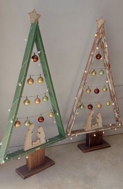 Pino de navidad XL. 1,21 mt alto! INCLUYE LUCES, PESEBRE y bolas de colores. (Se envía a sucursal cercana de VIA CARGO, abonas envio al retirar)