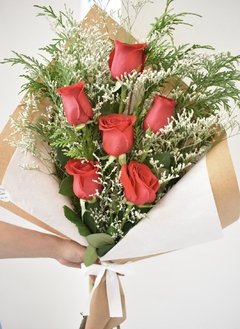 BOUQUET DE 6 ROSAS