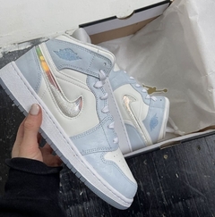 Zapatillas Nike Jordan 1 Mid Blue Tint Ice