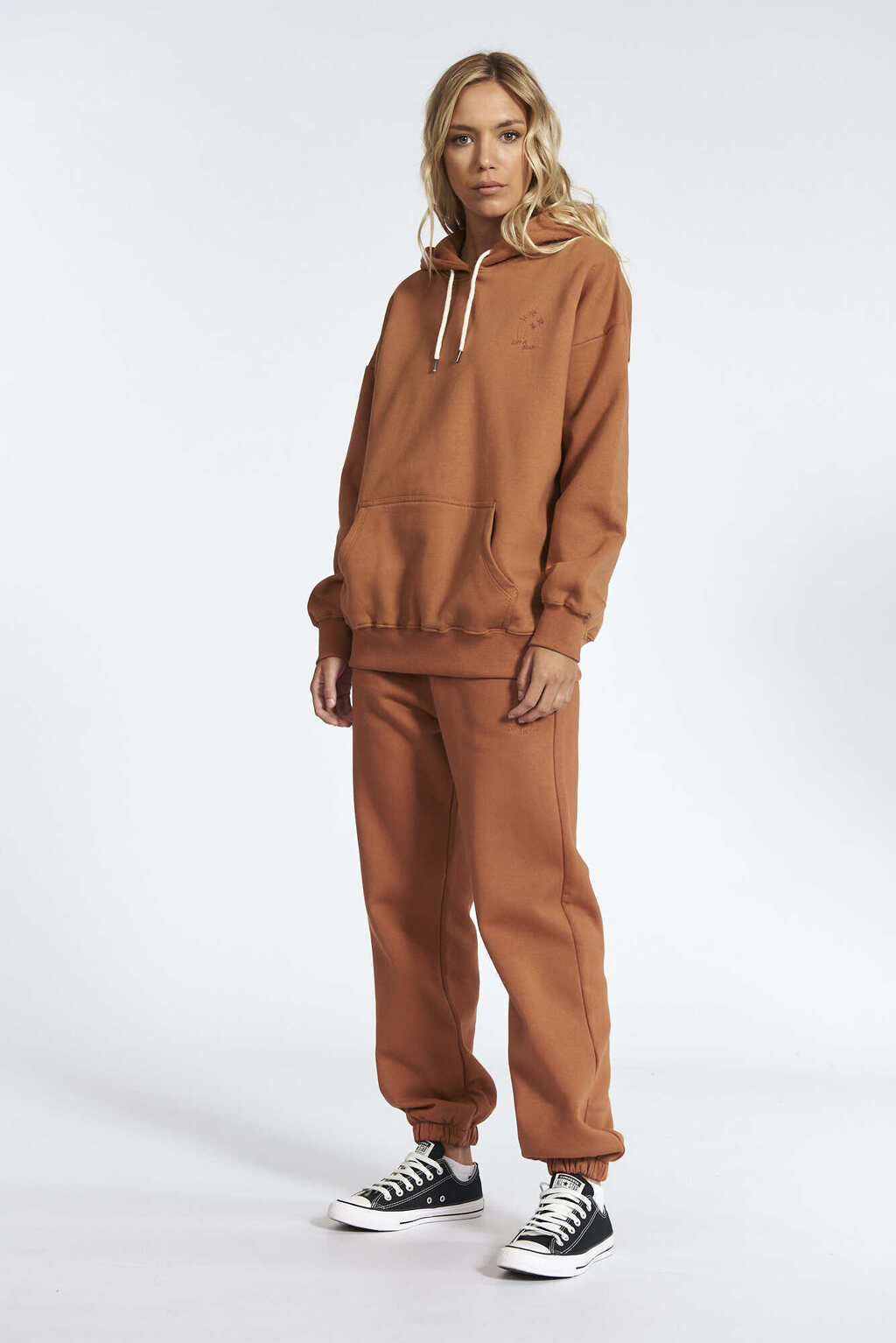 Buzo Essential Over Hood