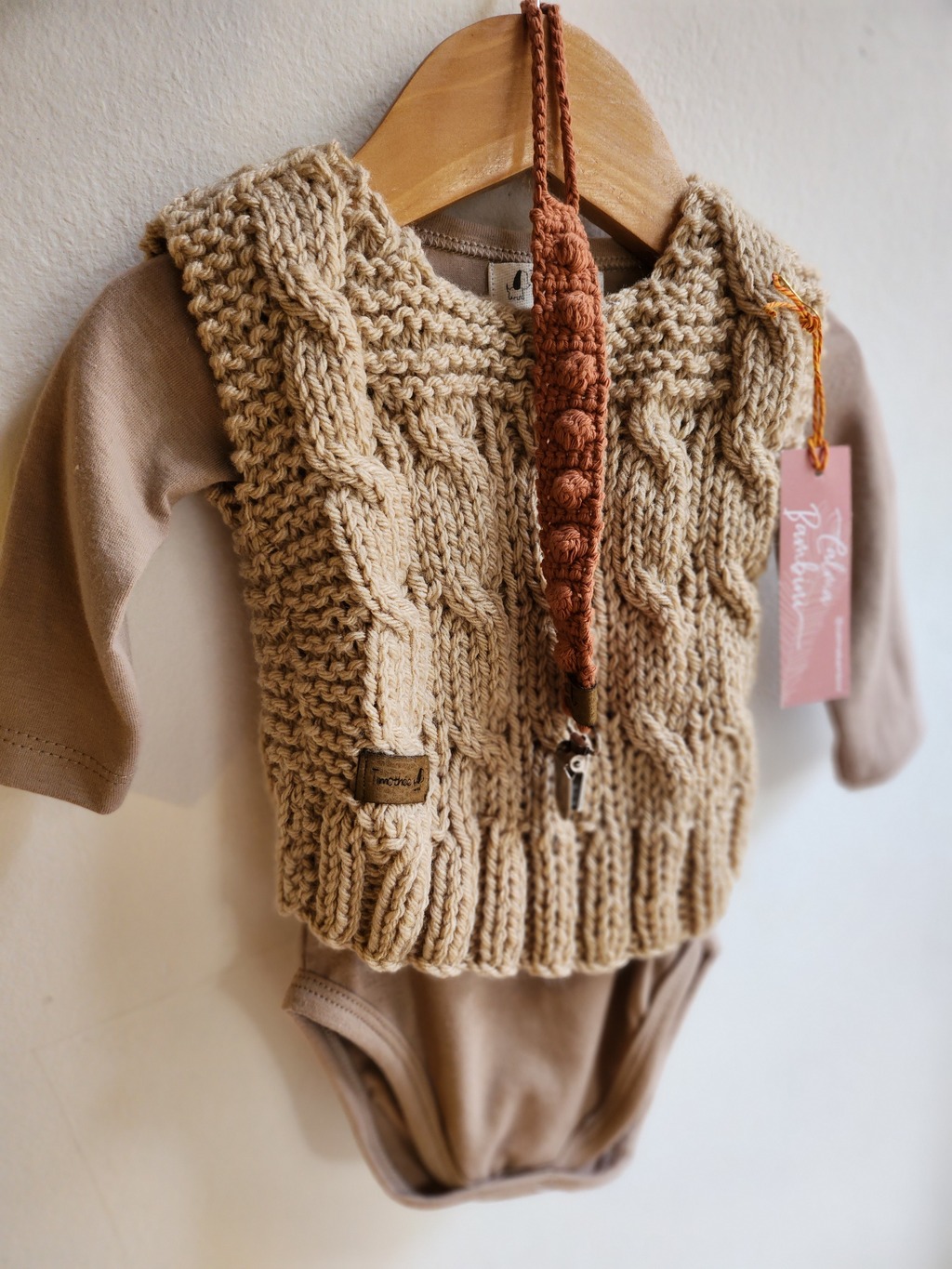 Chaleco tejido para bebes