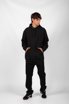 HOODIE EMBOSSED CREW NEGRO - tienda online