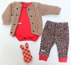 Outfit Rojo Print Tejido Marron