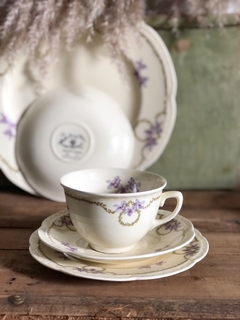 Dúo de té de loza inglesa Wood’s Ivory Ware. Exclusivo para Rodolfo Eisler. - comprar online