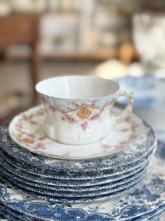 Dúo de té de porcelana francesa LP. Limoges.