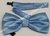 Gravata Borboleta - Azul Serenity Detalhada em Linhas Diagonais - COD: HB155