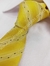 Gravata Skinny - Amarelo Canário Fosco com Linhas Onduladas e Pontos Azuis - COD: PX351 - Império das Gravatas