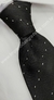 Gravata Skinny - Preto com Linhas Onduladas e Pontos Brancos Seguimentados - COD: PX356 - Império das Gravatas